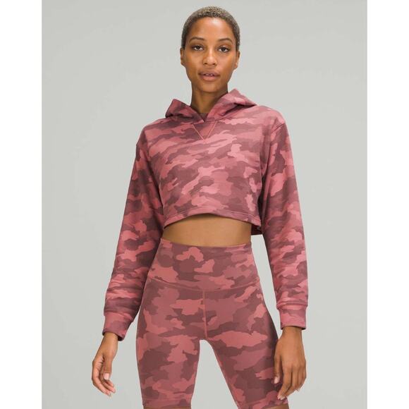 LULULEMON All Yours Cropped Hoodie in Heritage 365 Camo Brier Rose Multi Size 4 - Picture 1 of 4